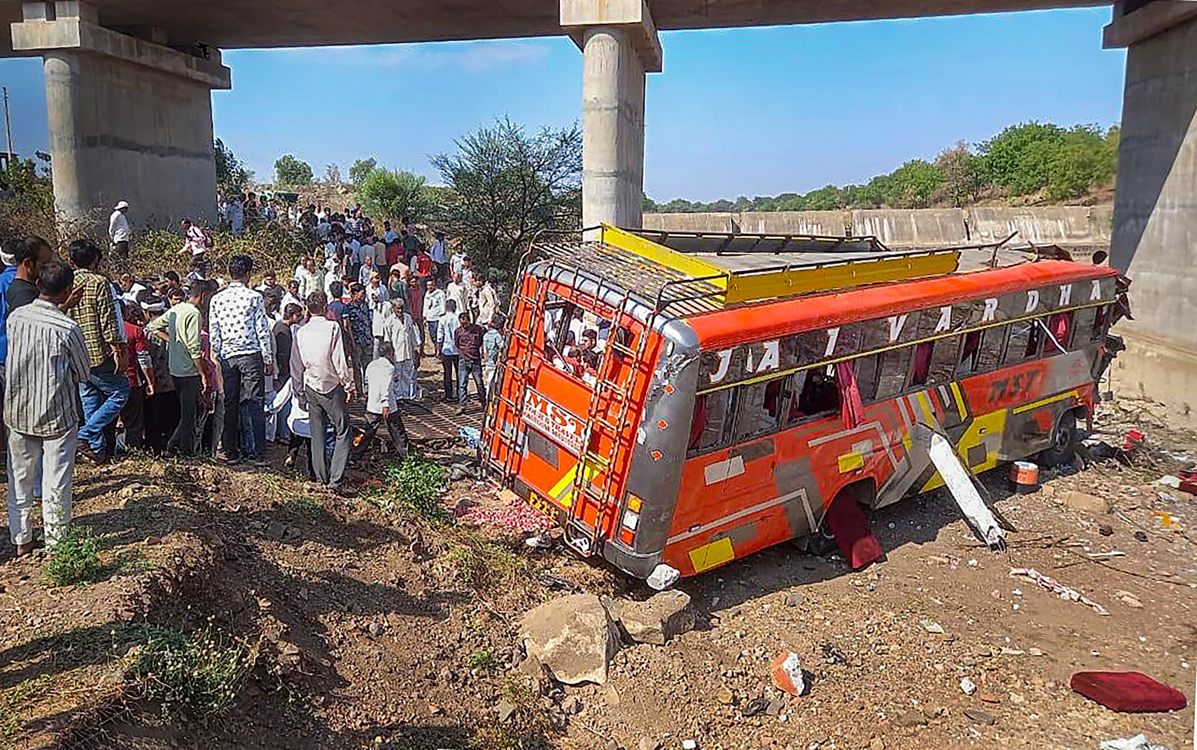 Madhya Pradesh: खरगोन में बस दुर्घटना में 23 लोगों की मौत, सरकार ने किया मुआवजे का ऐलान