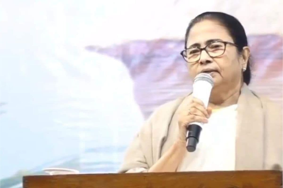 मुख्यमंत्री ममता बनर्जी की टिप्पणी के विरोध में 24 को पदयात्रा करेंगे बंगाल के साधु-संत