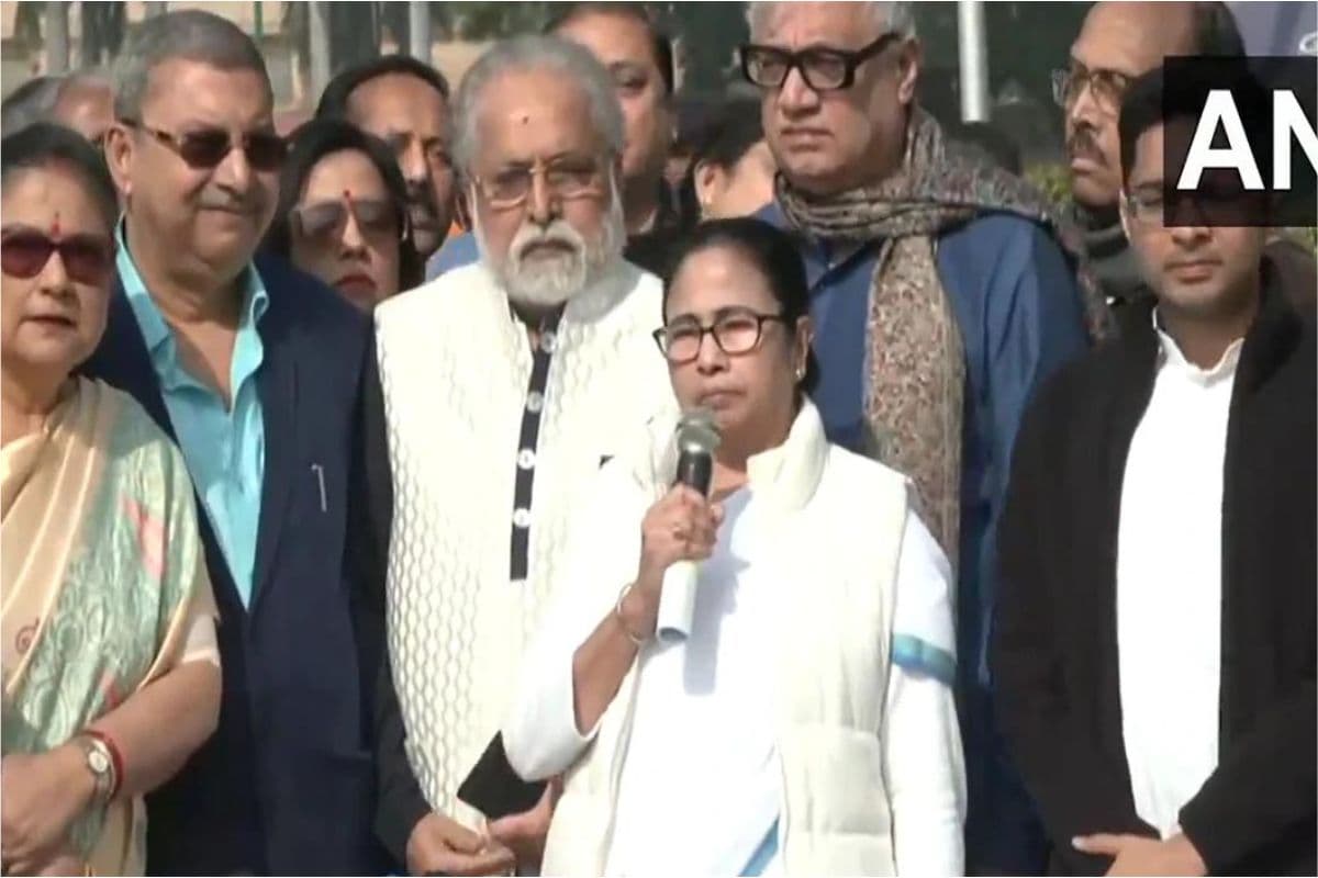 WB : तृणमूल का स्थापना दिवस आज, सीएम ने पार्टी कार्यकर्ताओं से ‘बुरी ताकतों’’ का विरोध करने का किया आह्वान