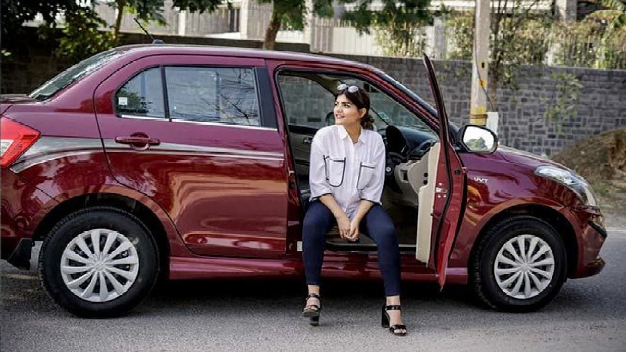 Maruti Dzire का बाजार में दबदबा कायम, हुंडई और होंडा की सेडान कारों को चटा रही है धूल