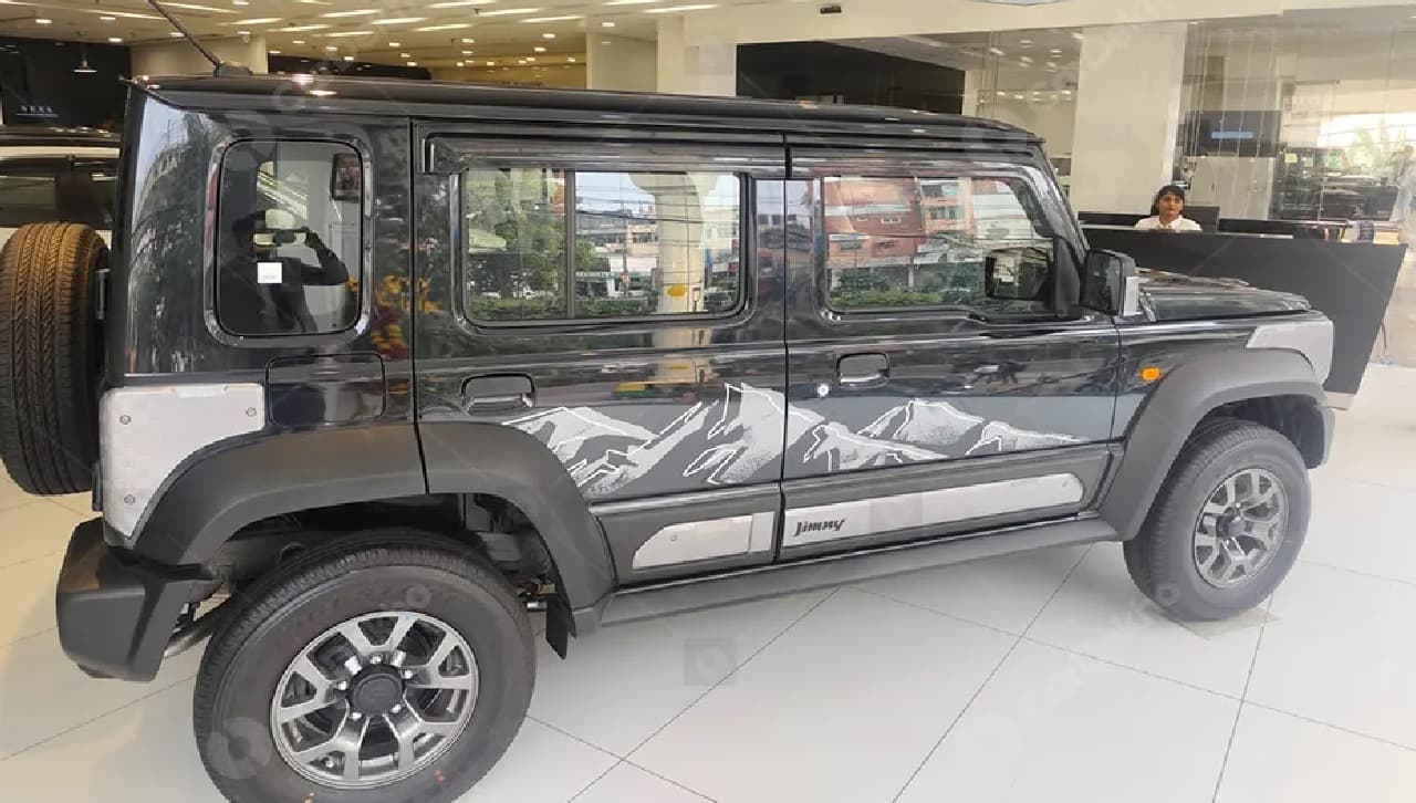 2 लाख रुपये तक सस्ती हो गई मारुति की Jimny Thunder एसयूवी, 25000 का किट FREE में
