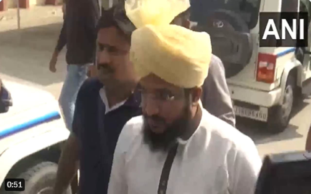 जानें इस्लामिक उपदेशक मुफ्ती सलमान अजहरी को क्यों मुंबई से उठाकर गुजरात ले गई एटीएस? वीडियो वायरल