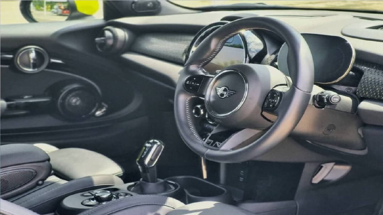 Mini कूपर ईवी से कोई सुपर नहीं, फुल चार्ज में 402 किमी रेंज!