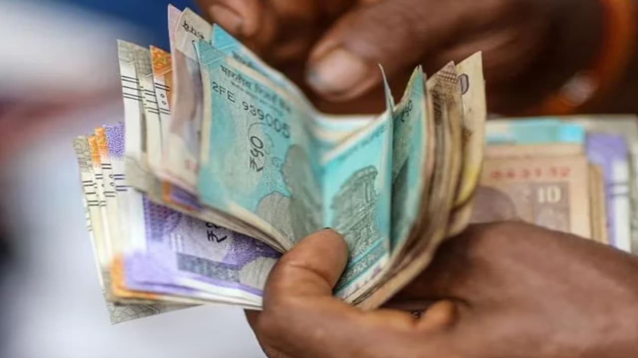 NSSO: दस सालों में दोगुना बढ़ गया महीने का खर्च, पढ़ाई-स्वास्थ्य पर बढ़ा फोकस, नीति आयोग के CEO ने बतायी ये बात