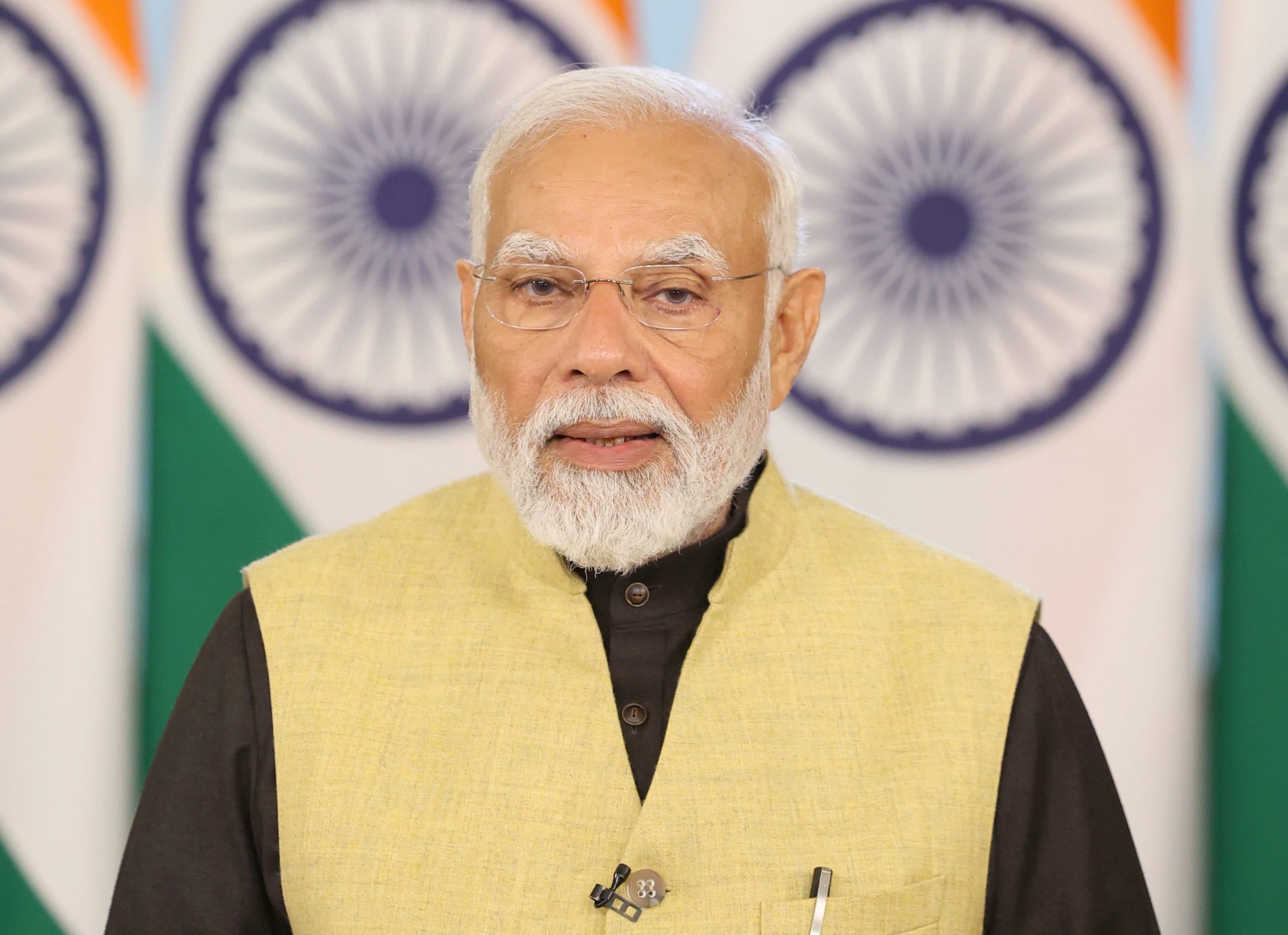 हर्ल परिसर के बाहर भी जमी थी भीड़, जय श्रीराम व मोदी-मोदी के लगाये जा रहे थे नारे