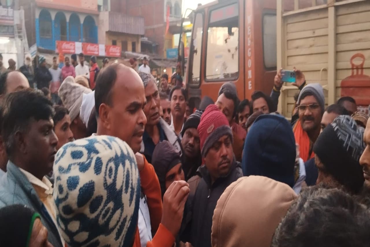 झारखंड: नायक बस के मालिक तालेवर साव हत्याकांड में चार आरोपियों को जेल, शव के साथ थाने पहुंचे आक्रोशित ग्रामीण