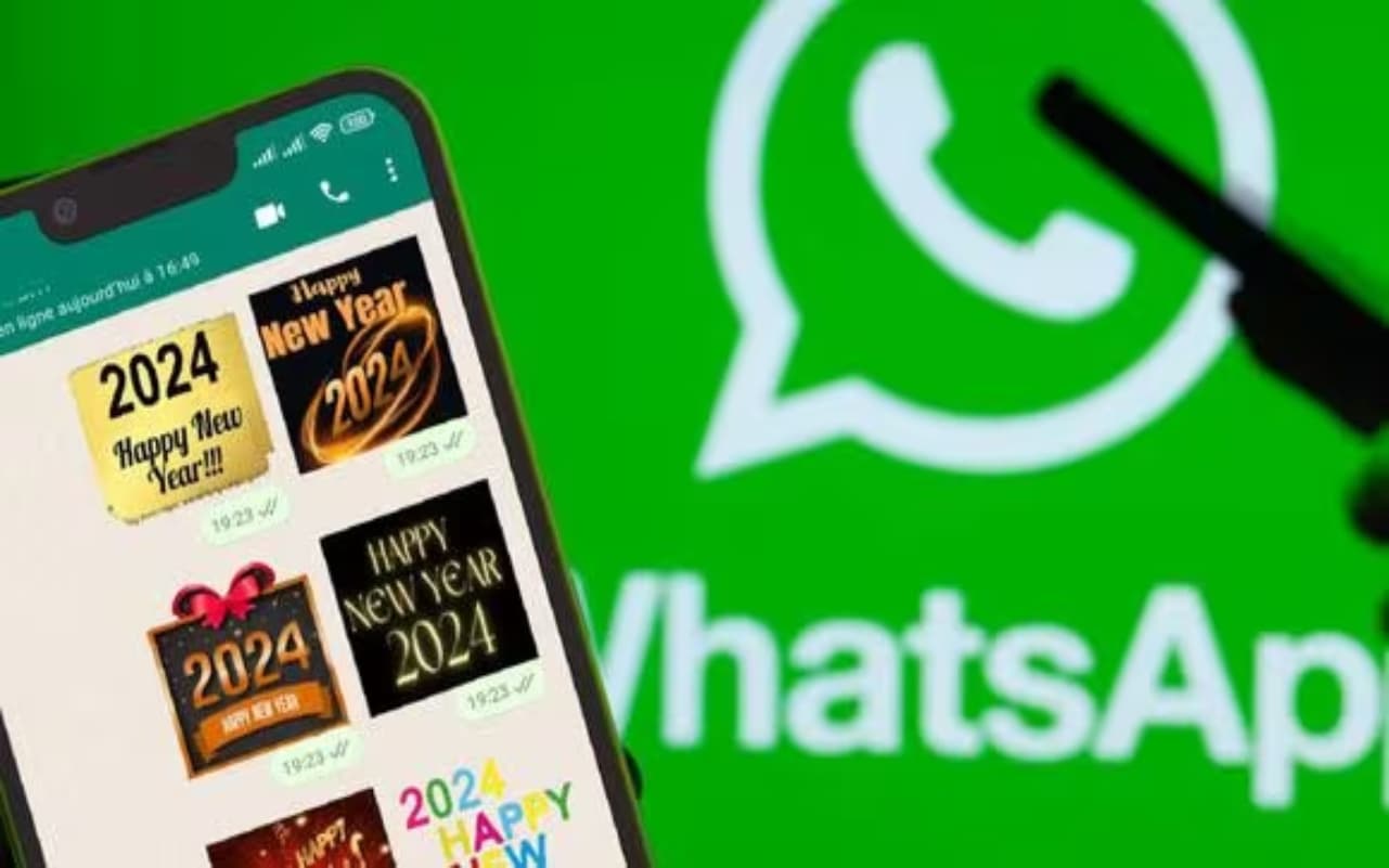 New Year WhatsApp Sticker: न्यू ईयर 2024 वाले मजेदार स्टिकर यहां से करें डाउनलोड, अपनों के साथ शेयर कीजिए