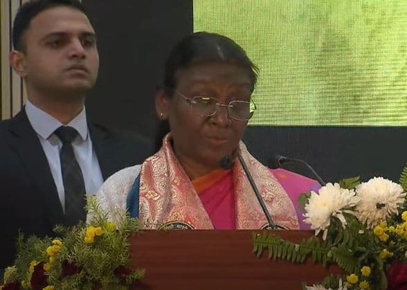 राष्ट्रपति द्रौपदी मुर्मू बोलीं- काशी विद्यापीठ असहयोग आंदोलन का जीवंत प्रतीक, विकसित भारत के लिए निभाए भूमिका