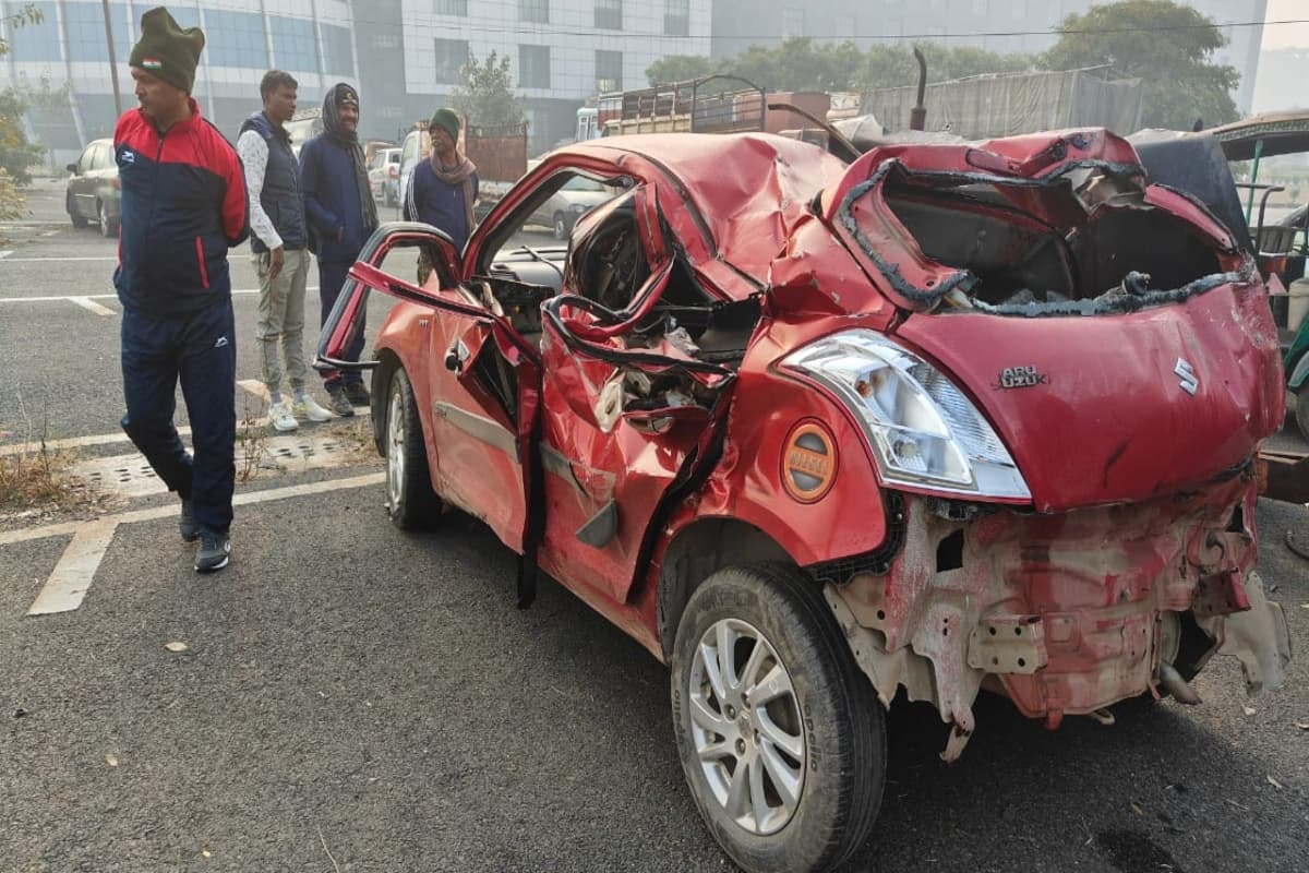 झारखंड: सड़क हादसे में रांची के चार लोगों की मौत, तेज रफ्तार कार के उड़े परखच्चे