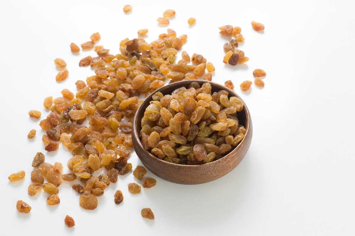 Benefits Of Raisins: छोटी सी चीज़ किशमिश के हैं बड़े-बड़े फायदे
