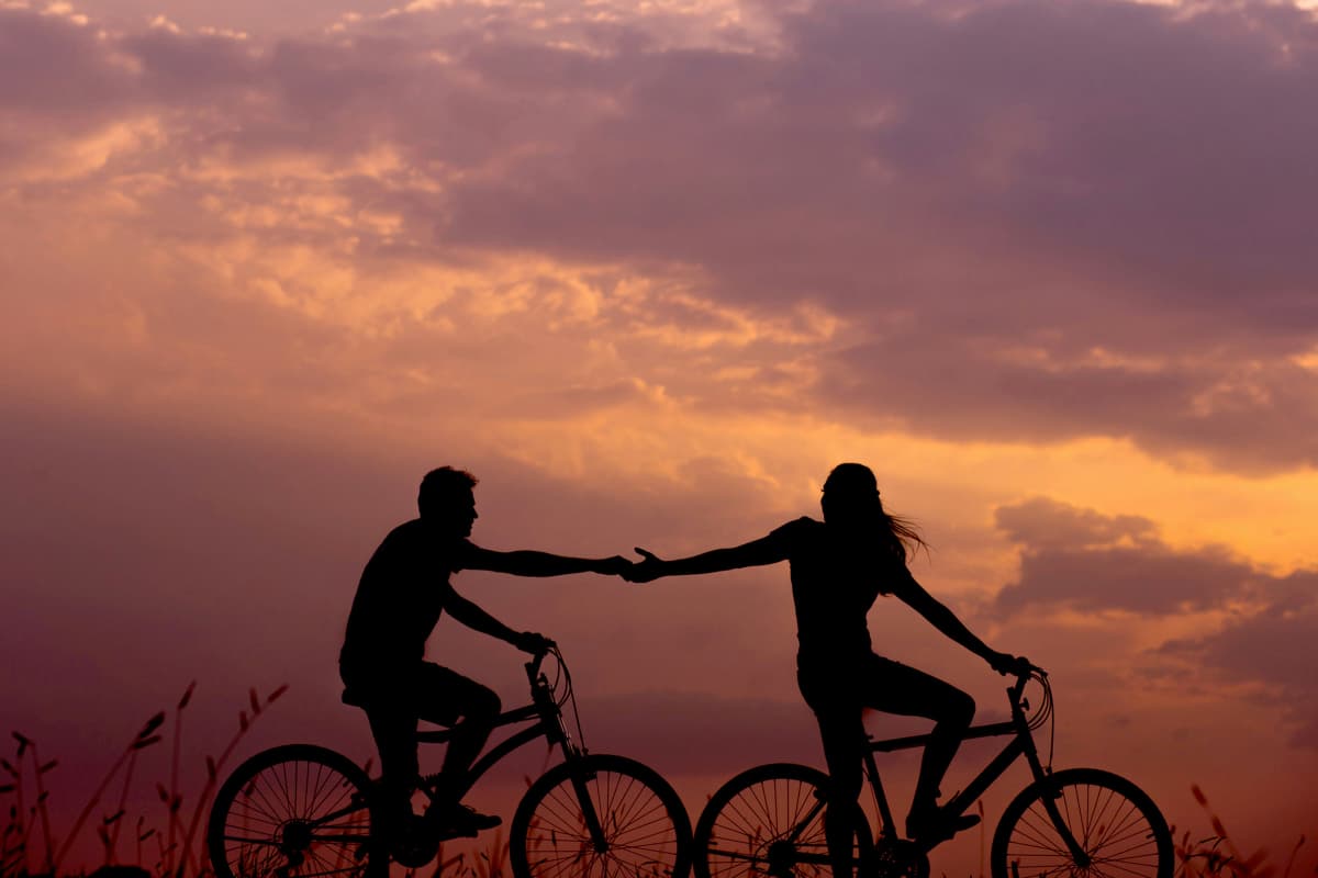 Relationship Tips: पार्टनर के साथ बनाना चाहते हैं स्ट्रॉन्ग बॉन्डिंग ? इन टिप्स को करें फॉलो, लाइफटाइम चलेगा रिश्ता