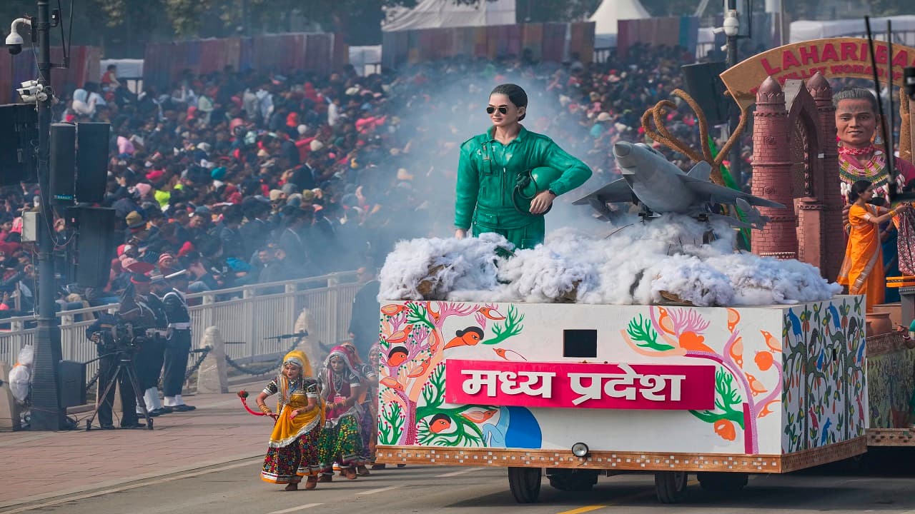 गणतंत्र दिवस की मनमोहक झांकियों का क्या है राज, किन वाहनों का होता है इस्तेमाल?