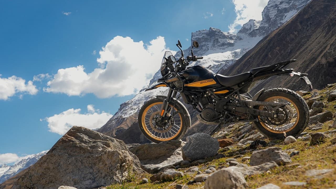 Himalayan 450 रोड किंग रॉयल एनफील्ड की है एडवेंचर टूरर बाइक, यहां देखें एक्सेसरीज प्राइस