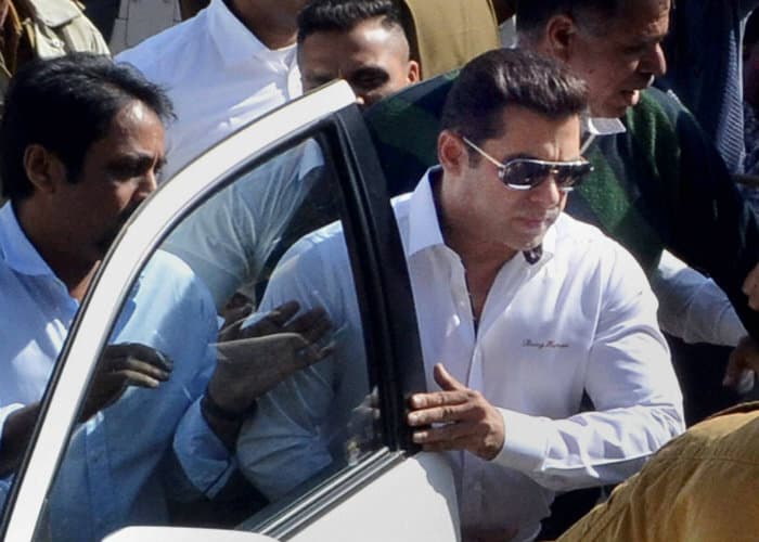 Blackbuck Poaching Case: काला हिरण शिकार मामले में सलमान खान को बड़ी राहत, जोधपुर कोर्ट ने राजस्थान सरकार की अर्जी को किया खारिज