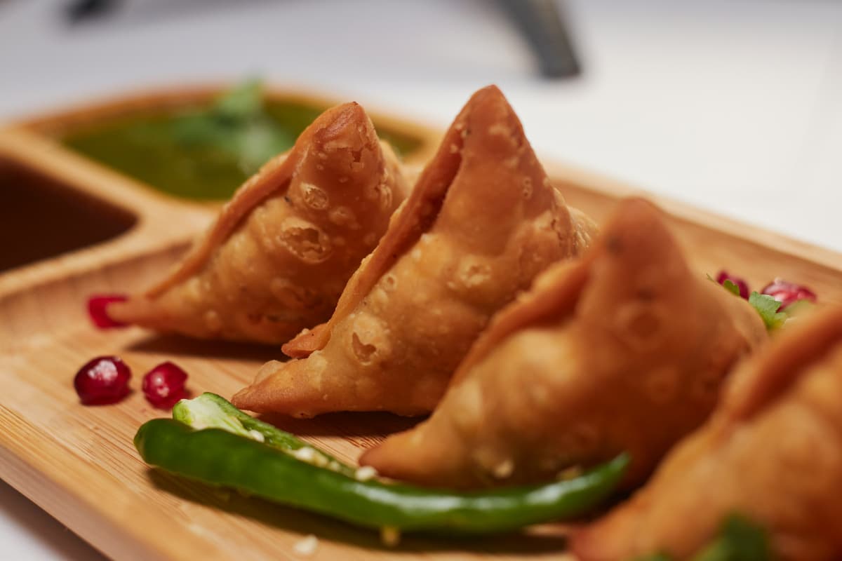 World Samosa Day 2024: जानें कहां मिलते हैं सबसे लजीज समोसे