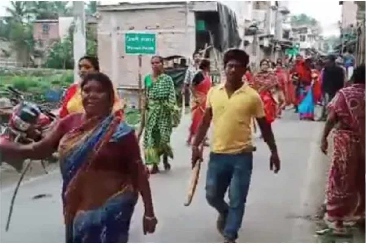 संदेशखाली में फिर हंगामा, शेख शाहजहां व शिबु हाजरा की गिरफ्तारी की मांग को लेकर महिलाओं का प्रदर्शन व हंगामा