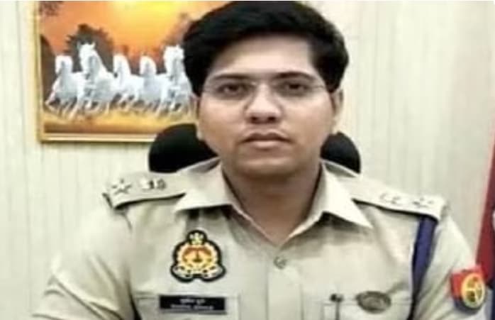 UP News: बरेली में दारोगा के भ्रष्टाचार की एसएसपी के सामने खुली पोल, बैंक अकाउंट में रिश्वत मांगने पर निलंबित