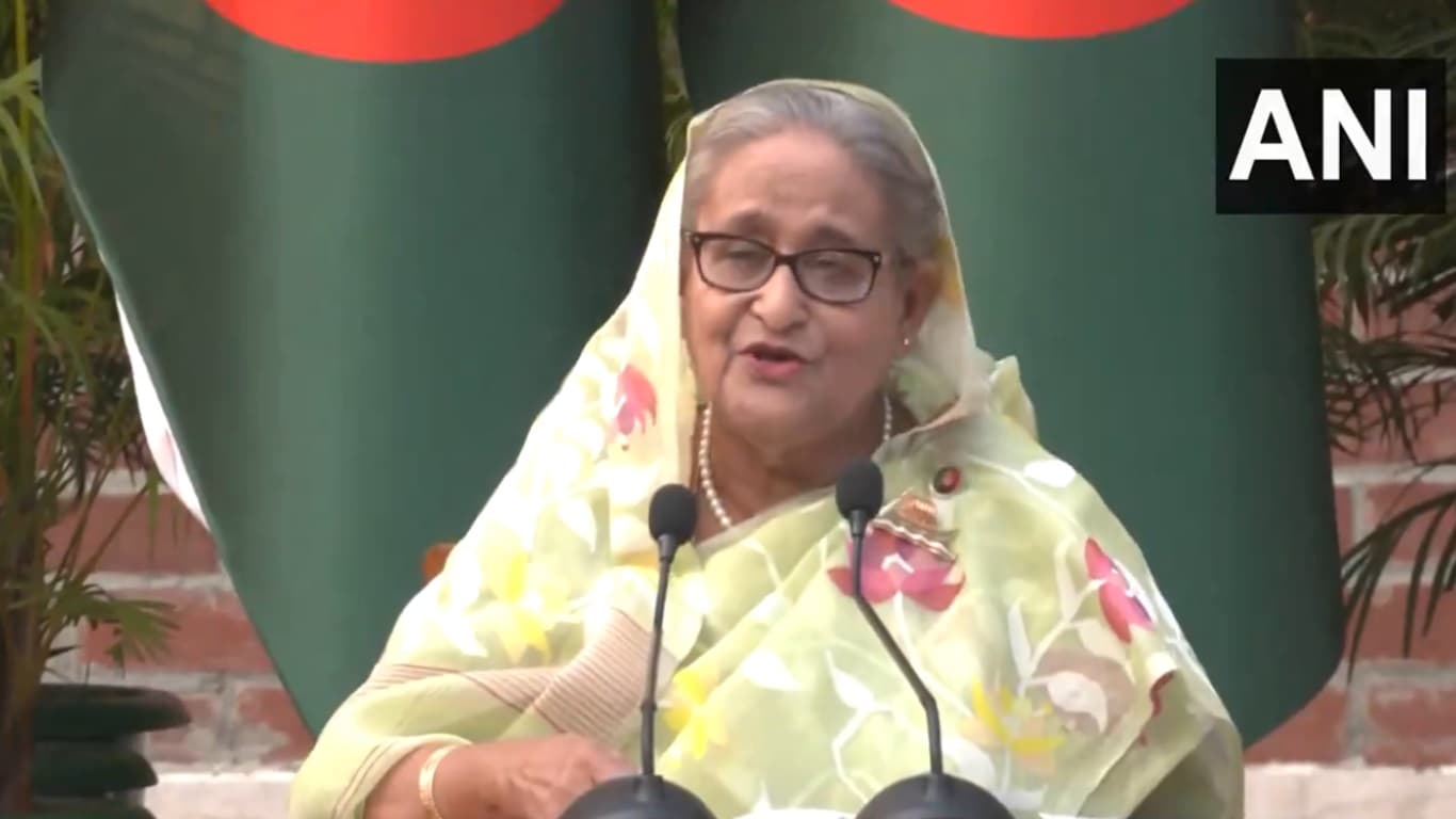 जानें कौन हैं शेख हसीना? मां-पिता और 3 भाईयों की हत्या के बाद भारत के इस जगह पर ली थीं शरण