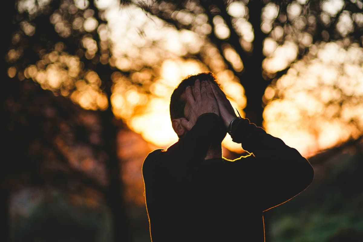 Stress से बिखर रहा घर-परिवार, जानिए इससे बचने के उपाय