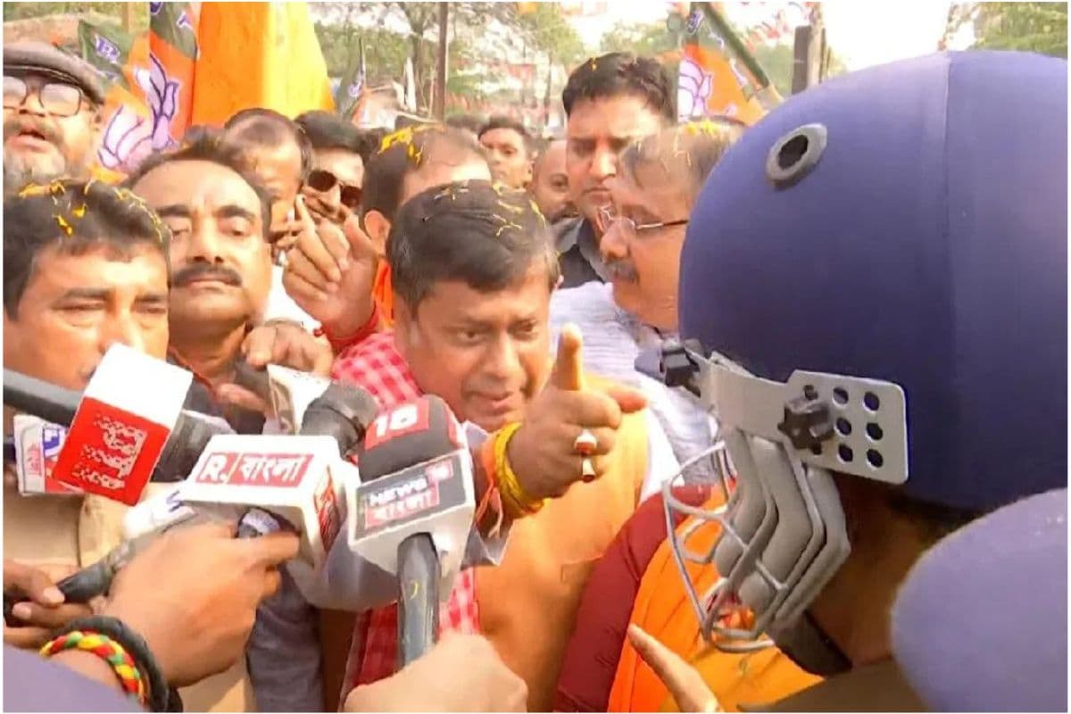 शेख शाहजहां की गिरफ्तारी की मांग को लेकर भाजपा ने किया थाना घेराव, सड़क पर बैठे सुकांत मजूमदार, हंगामा जारी