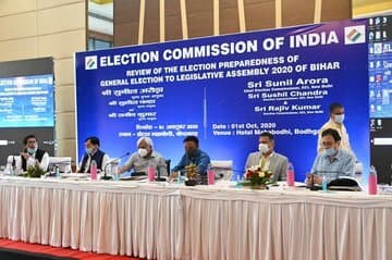 बिहार विधानसभा चुनाव 2020: सोशल मीडिया पर चुनाव आयोग की कड़ी नजर, धार्मिक-जातीय भावना भड़काने वालों की खैर नहीं