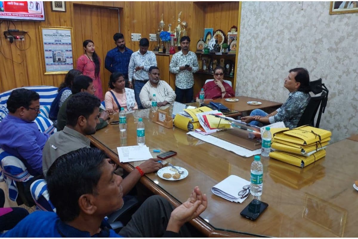 पश्चिम बंगाल : पूनम सिन्हा मिलीं मेयर से,आसनसोल के विकास को लेकर कई मुद्दों पर हुई चर्चा