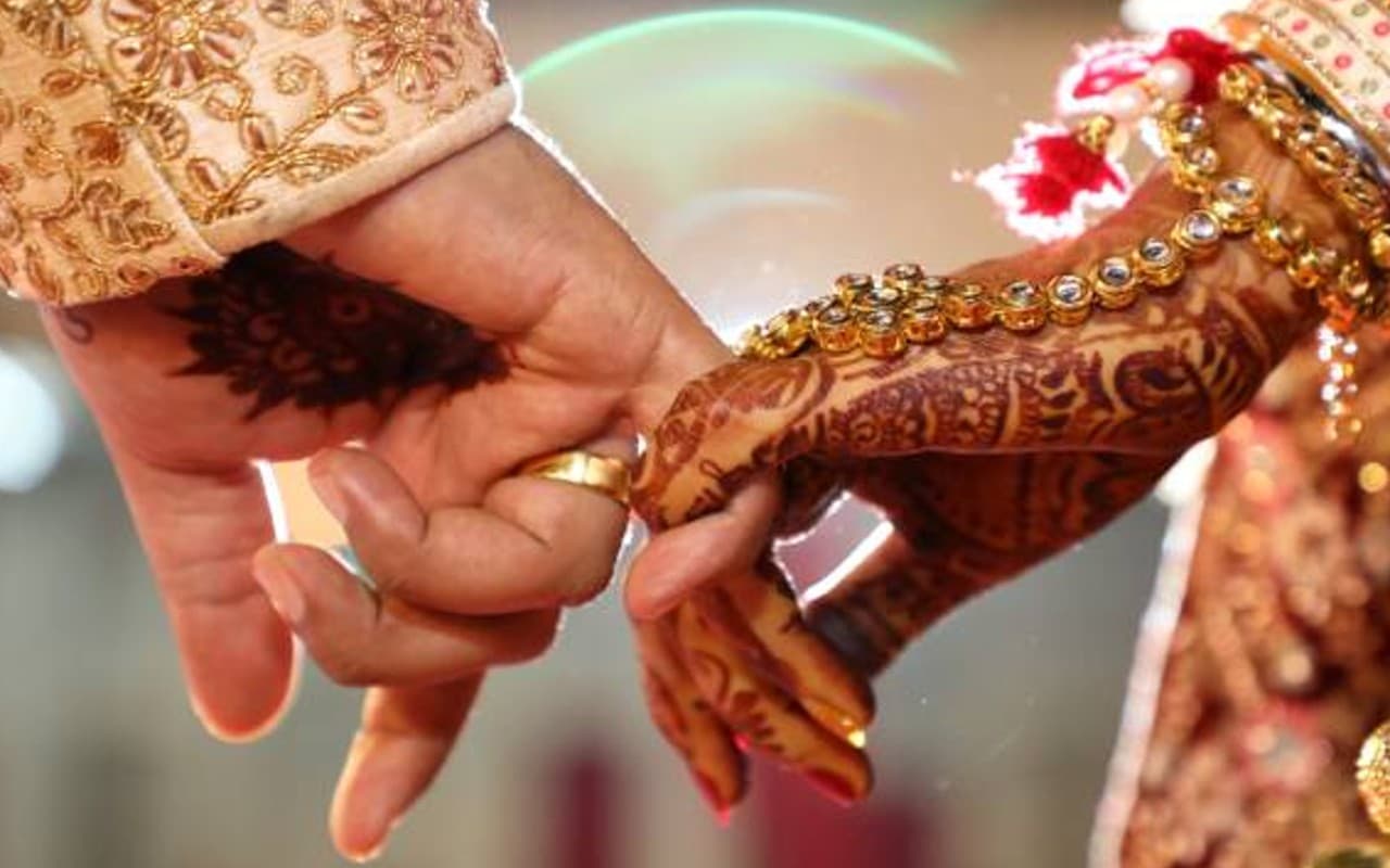 लाख कोशिशों के बाद भी नहीं हो रही Love Marriage, करें ये छोटा सा उपाय
