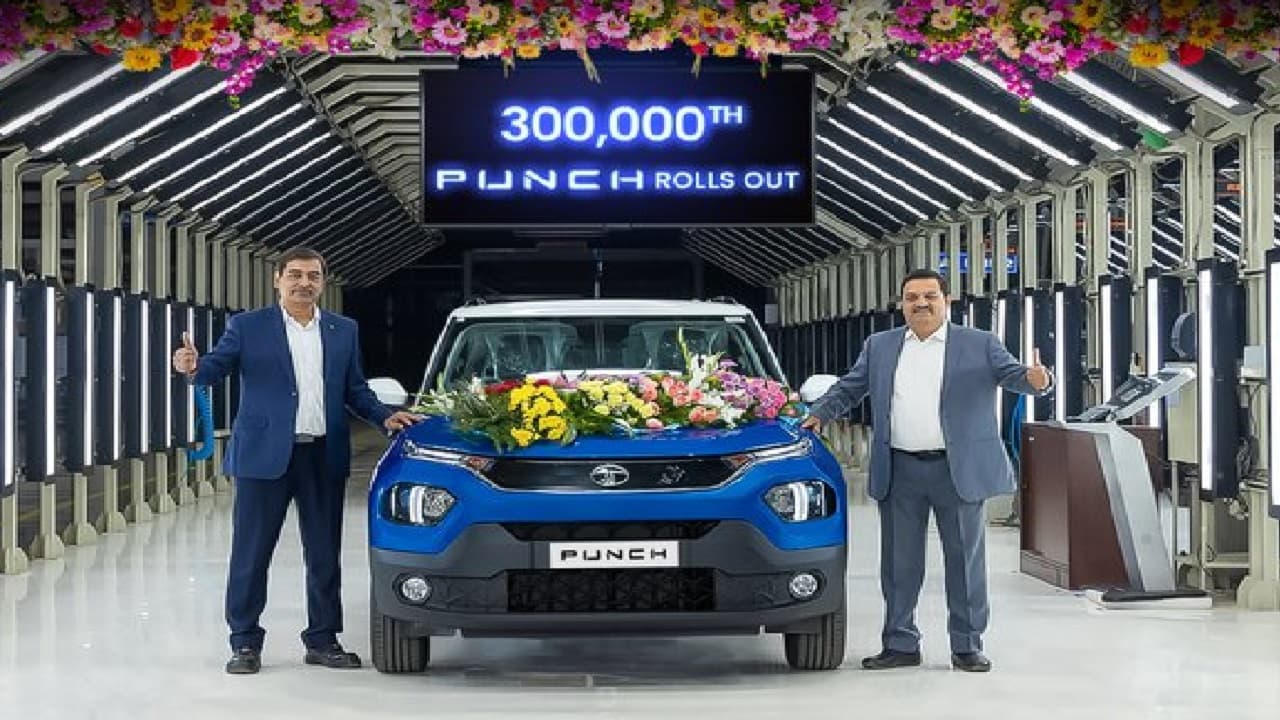 रतन टाटा की इस माइक्रो एसयूवी ने रिकॉर्ड पर मारा Punch! रच दिया इतिहास