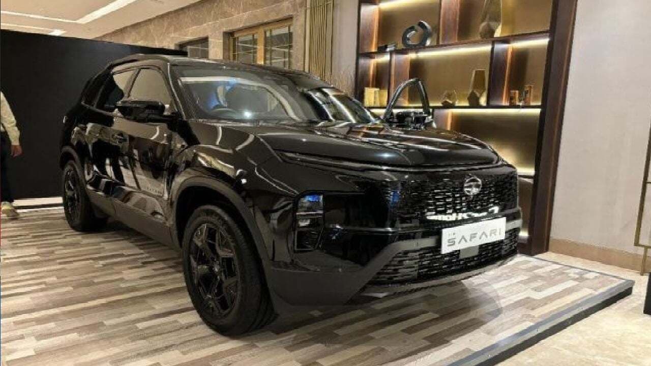 टाटा सफारी फेसलिफ्ट डार्क एडिशन ने मोबिलिटी शो में मचाई धूम, 7 एयरबैग के साथ सिक्योरिटी फुल