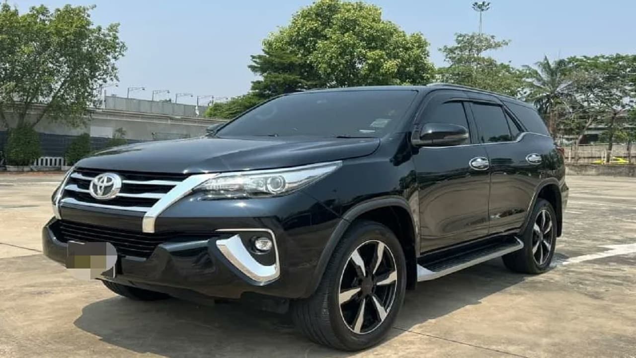 मिडिल क्लास फैमिली भी अब Fortuner पर कर सकेगी ट्रेवल, किफायती बनाने में जुटी Toyota!