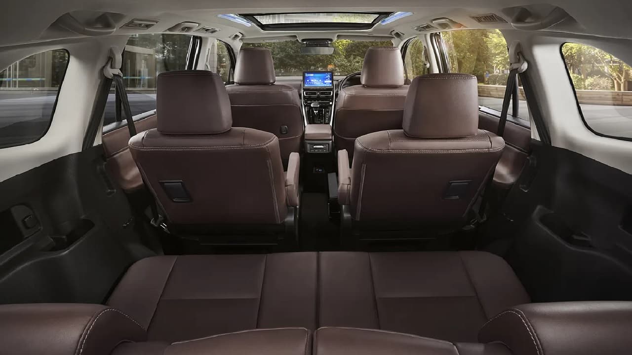 Toyota की इस 7 सीटर कार की डिलीवरी के लिए और करना होगा इंतजार, जानें क्या है कारण