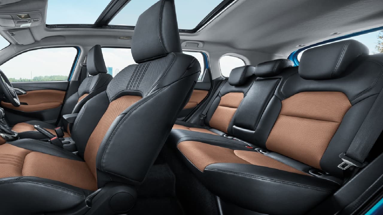 7 सीटर एसयूवी सेगमेंट में धमाका करेगी Toyota, 1 ईवी कार समेत लाने जा रही 4 कारें