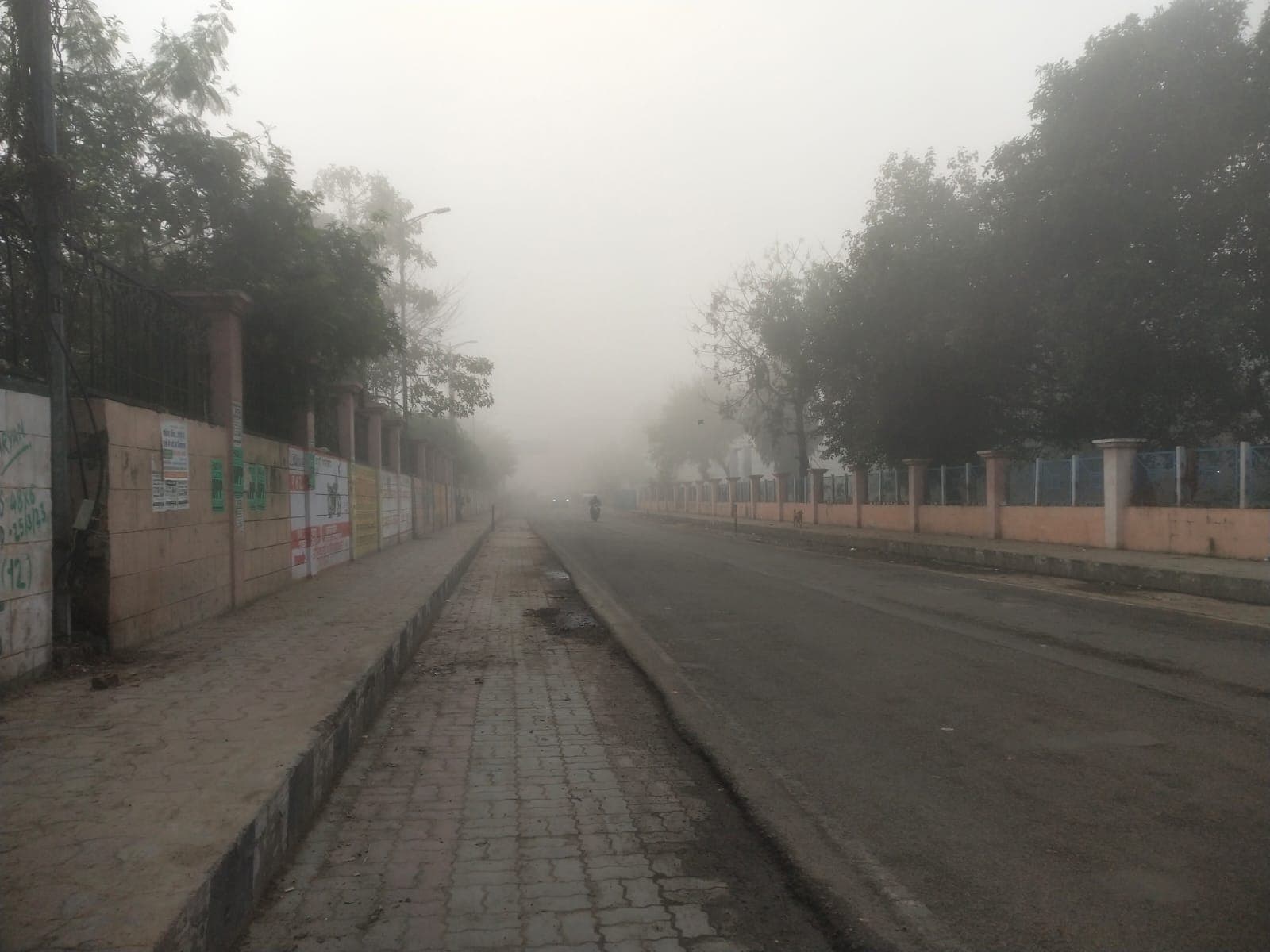 UP Weather Today: यूपी में ओलावृष्टि-बारिश, फसलों को नुकसान, घने कोहरे से दिन की शुरुआत