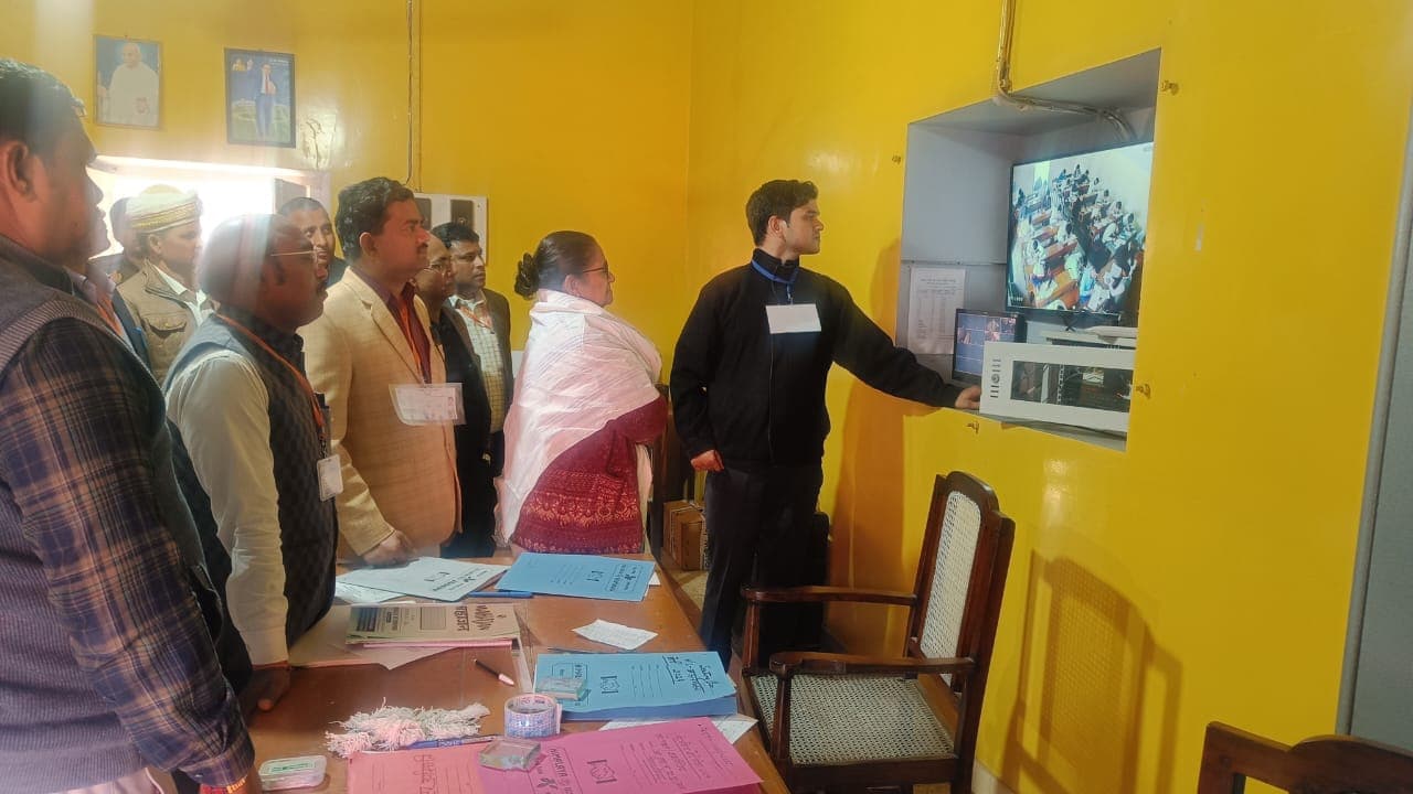 UP Board Exam: यूपी बोर्ड परीक्षा परीक्षा का आज दूसरा दिन, गुरुवार को 3 लाख से अधिक परीक्षार्थी थे अनुपस्थित