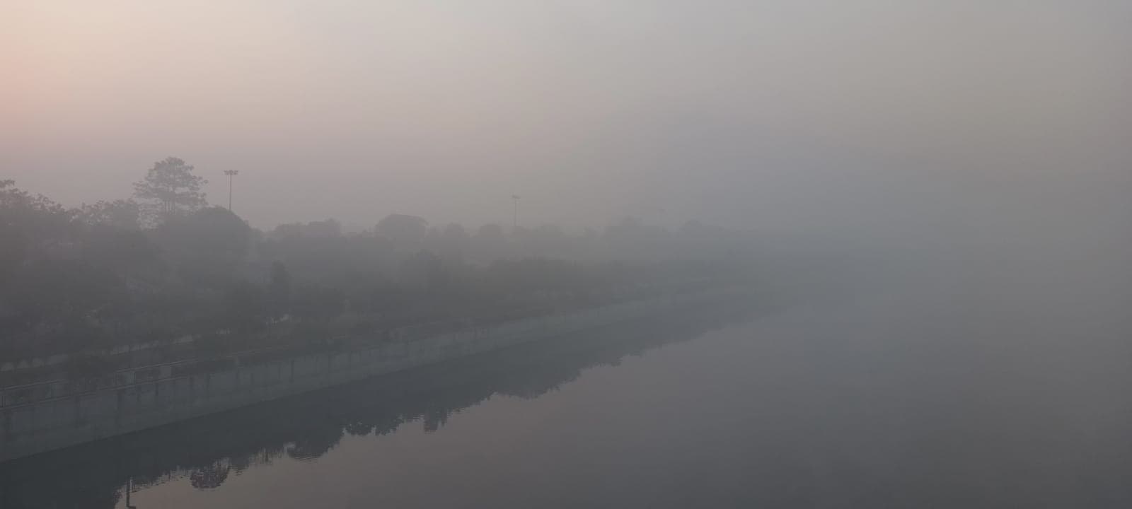 Siwan Weather: कोहरे के चादर में लिपटा शहर, पछुआ हवा ने बढ़ायी कनकनी, 11 डिग्री तक पहुंचा न्यूनतम पारा