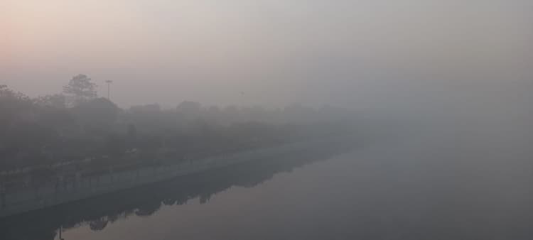 UP Weather Update: यूपी में सर्द हुईं रातें-पछुआ हवाओं के कारण पांच डिग्री तक पहुंचा पारा, जानें मौसम का हाल