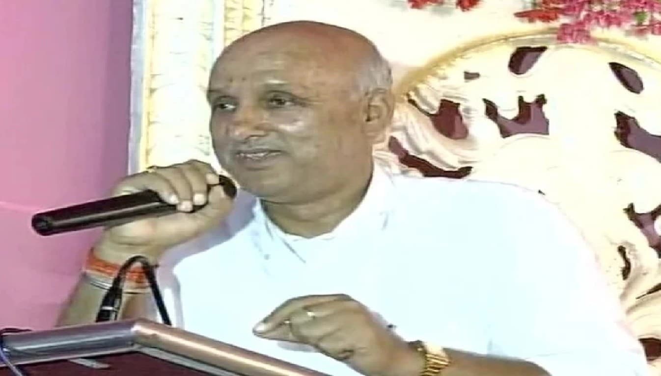 Bihar Politics: शिक्षा मंत्री ने ‘मंदिर’ पर फिर दिए विवादित बयान, एनडीए का पलटवार, जदयू ने भी जतायी नाराजगी