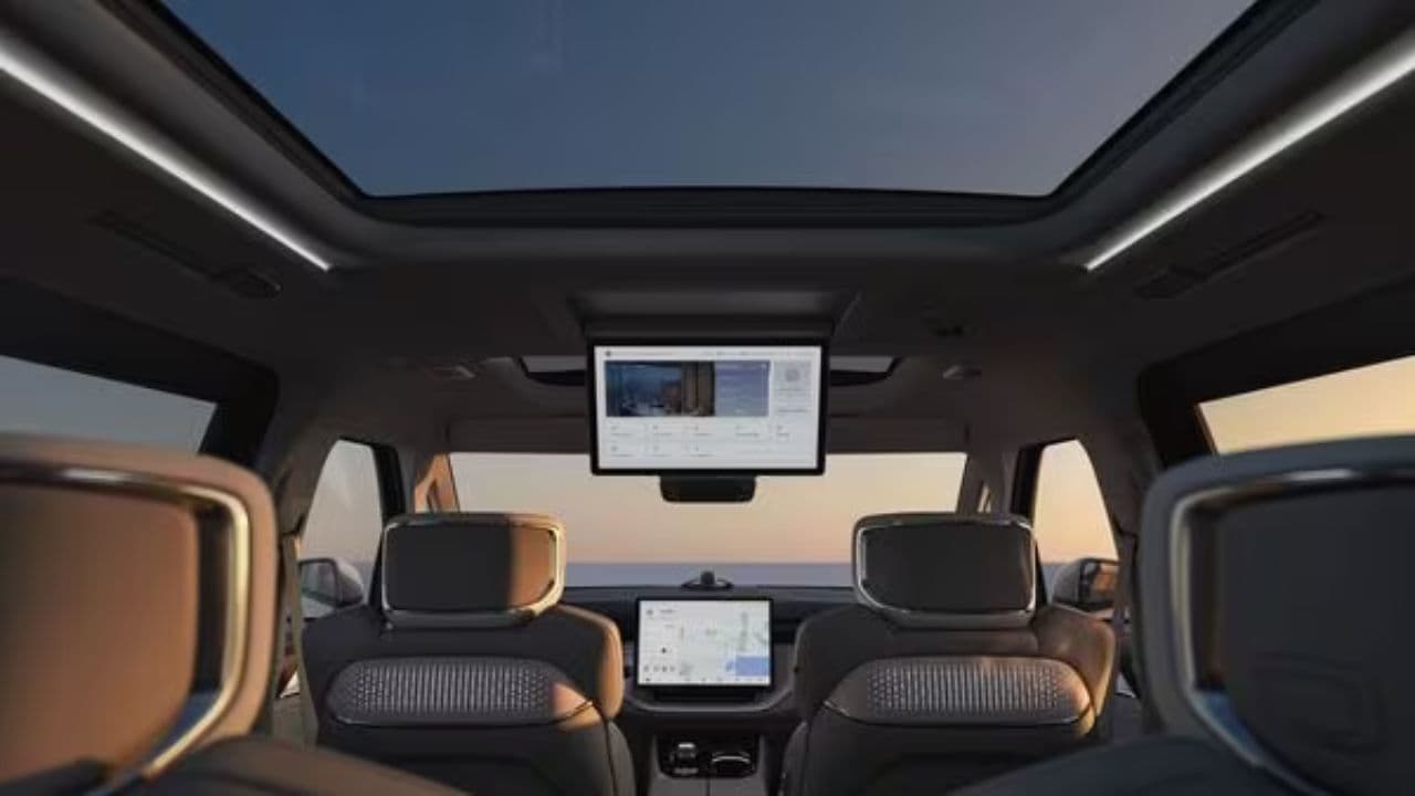 नई कार खरीदने वाले कृपया ध्यान दें...! इन फीचर्स को इग्नोर कर बचा सकते हैं लाखों रुपये