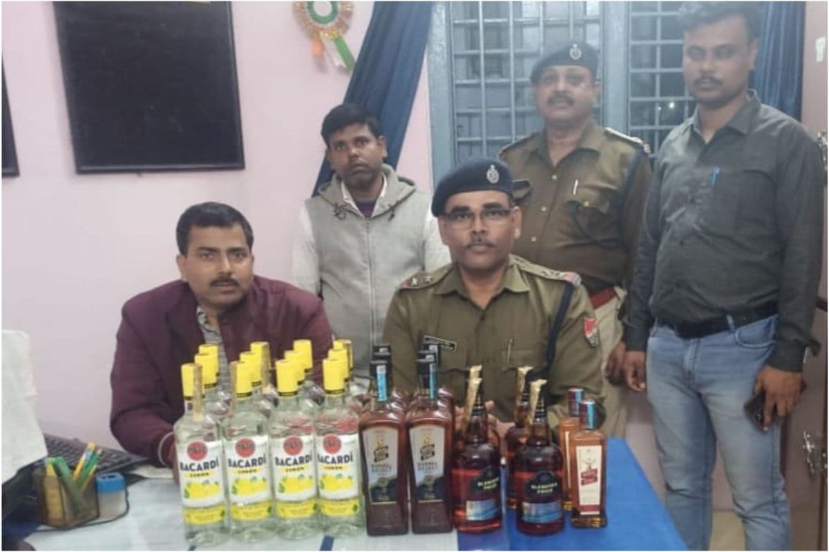 WB News : बंगाल से बिहार जा रही अवैध शराब को ’ऑपरेशन सतर्क’ के तहत पानागढ़ आरपीएफ ने किया जब्त, 1 गिरफ्तार