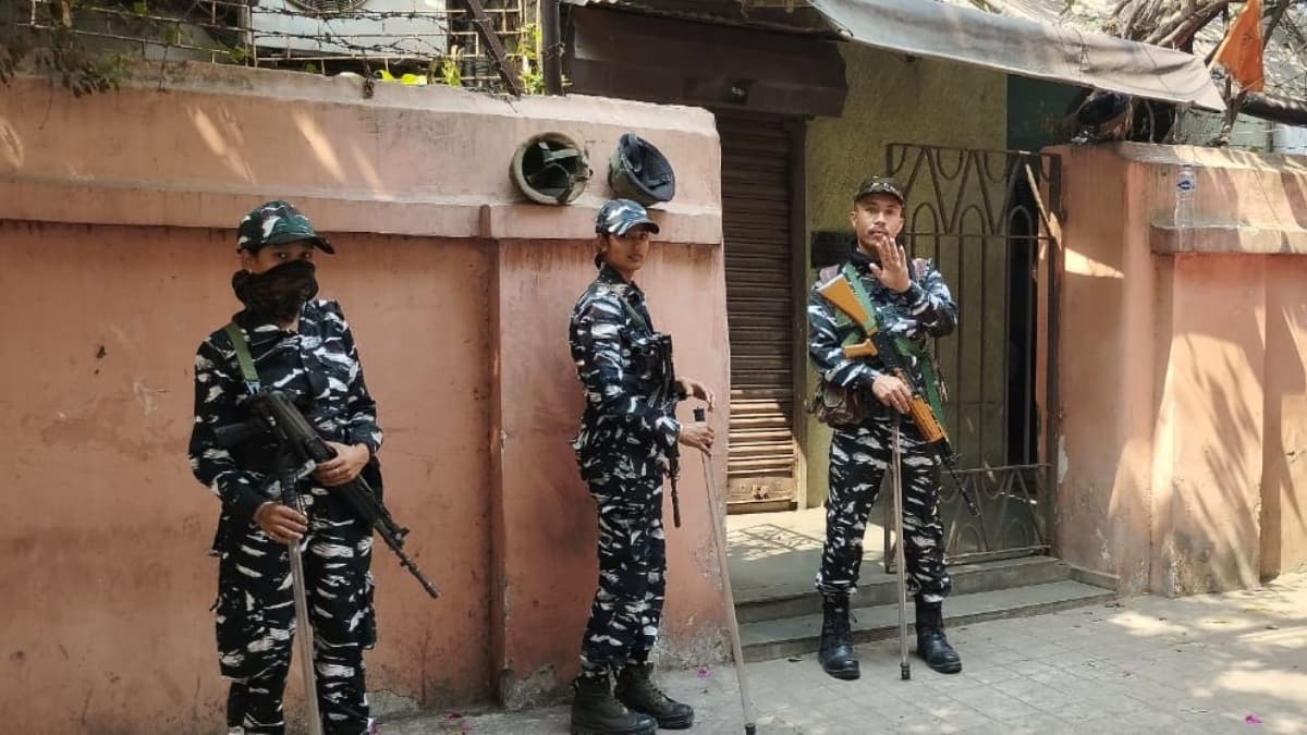 ED Raids in Bengal: बंगाल में फिर ईडी की छापेमारी, एक साथ तीन ठिकानों पर हो रही तलाशी, जानें पूरा मामला