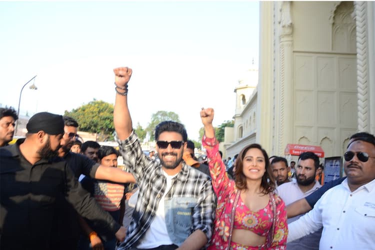 Film Chatrapathi: नुसरत भरूचा और सुपर स्टार साईं श्रीनिवास पहुंचे लखनऊ, अपने फिल्म छत्रपति का किया प्रमोशन