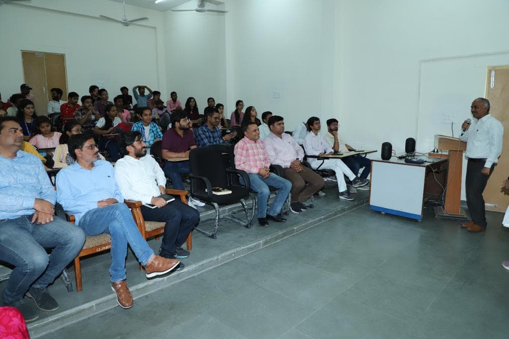 CSJMU में ‘ गुलमोहर ’, चली किताब- कविता  और किस्सागोई की पाठशाला, कॉमेडी में भी पीछे नहीं रहे छात्र- छात्राएं