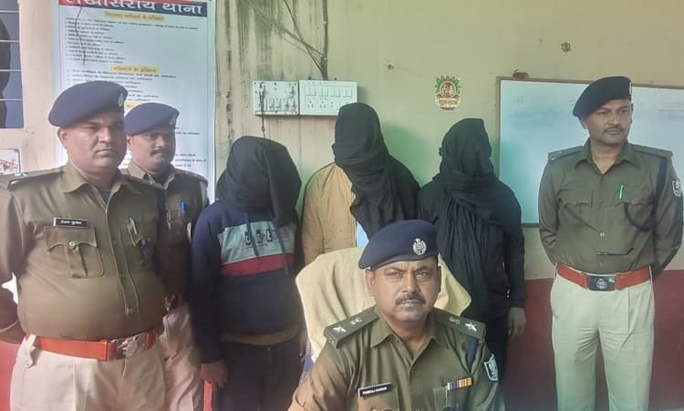 Bihar: दारोगा परीक्षा के सॉल्वर गैंग का सरगना गिरफ्तार, इलेक्ट्रॉनिक डिवाइस की इस सेटिंग देख चकरा गई पुलिस