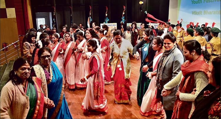 रांची वीमेंस कॉलेज में आयोजित 3 दिवसीय युवा महोत्सव का हुआ समापन, नागपुरी व मणिपुरी नृत्य पर थिरकीं छात्राएं