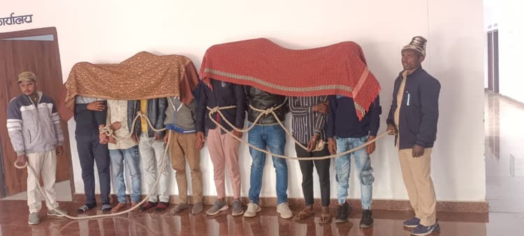 हजारीबाग : चौबे से 8 चोर गिरफ्तार, भेजे गए न्यायायिक हिरासत में
