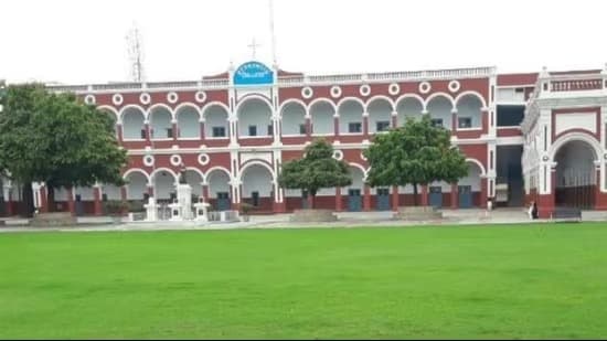 लखनऊ के ये तीन स्कूल कोरोना काल में ली गई फीस कर रहे एडजस्ट, इन स्टूडेंट्स को मिल रहा है वापस, देखें लिस्ट