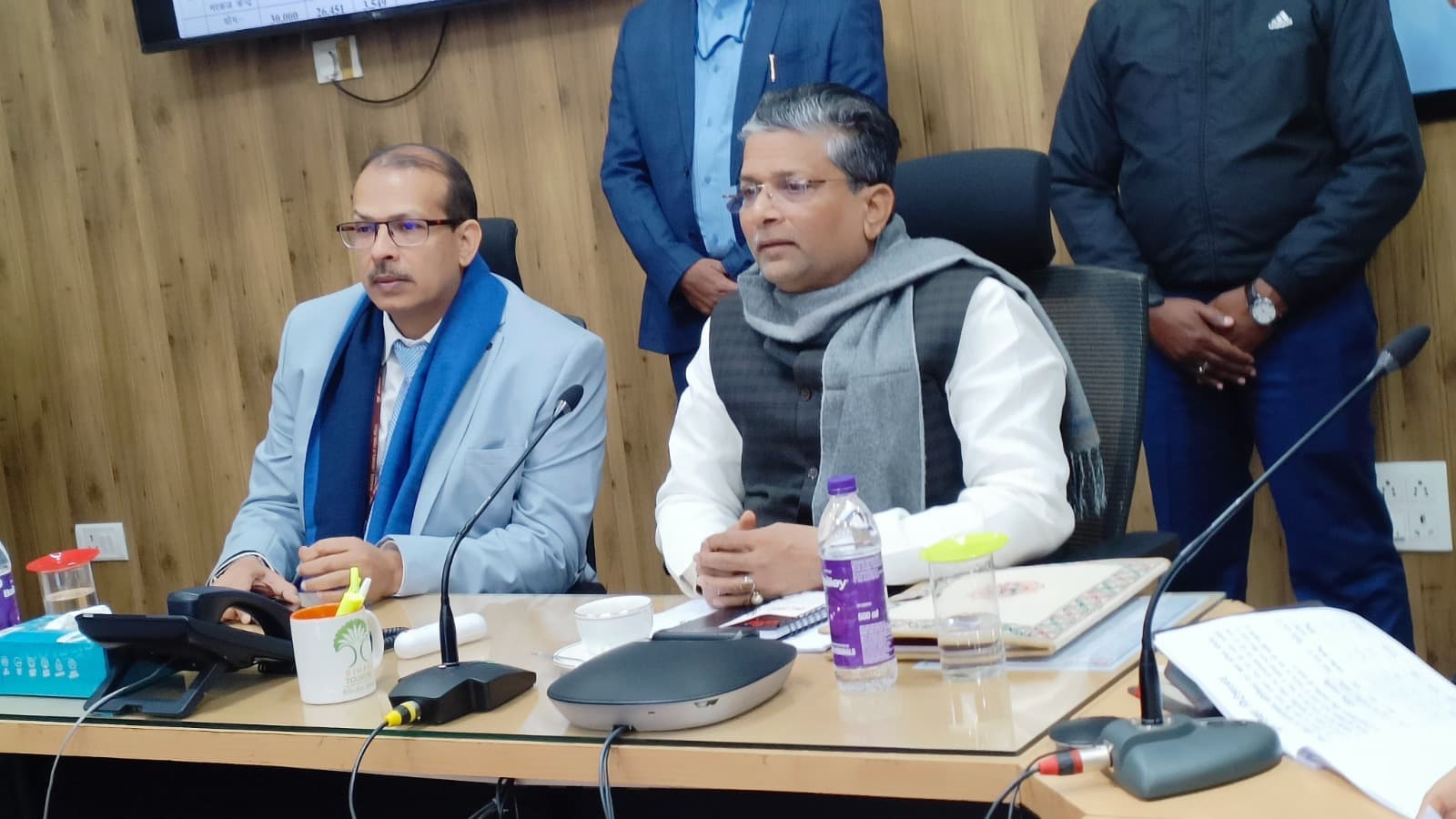 केके पाठक से मिले नए शिक्षा मंत्री आलोक मेहता, बोले- थोड़ी कड़वी लग सकती है, पर दवा का काम करेगी...