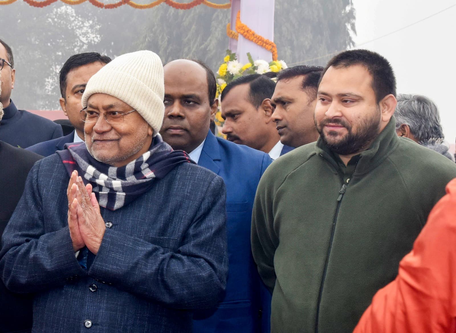 Bihar Politics: गणतंत्र दिवस पर पटना के गांधी मैदान में एक साथ दिखे नीतीश और तेजस्वी