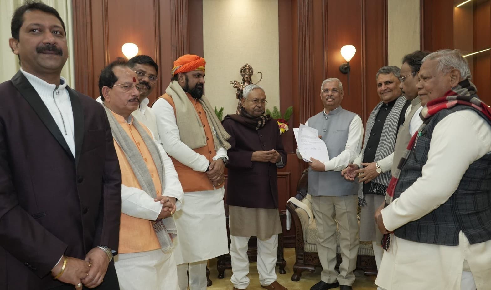 Bihar Politics: नीतीश सरकार में किस समाज से कितने मंत्री?, जानें सवर्ण जाति की क्या है भागीदारी..