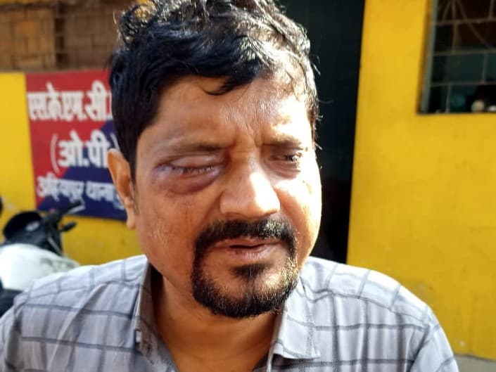 मुजफ्फरपुर में वाहन चेकिंग के दौरान सिपाही ने चलाया डंडा, फुट गई वकील की आंख, SSP ने लिया एक्शन